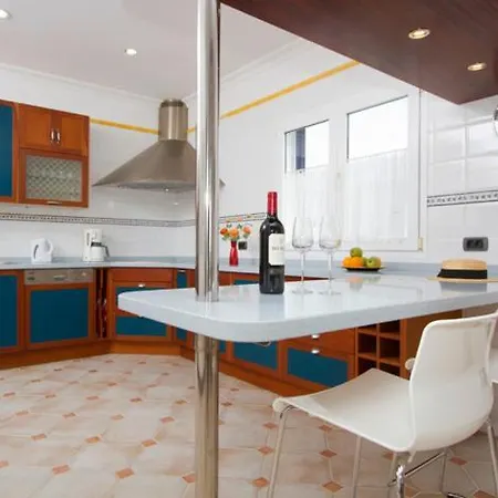 Marina Is A Beautiful 5 Bedroom In With Heated Pool Βίλα