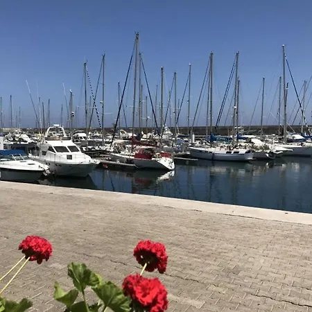 Βίλα Marina Is A Beautiful 5 Bedroom In With Heated Pool *