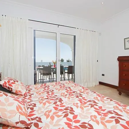 Βίλα Marina Is A Beautiful 5 Bedroom In With Heated Pool